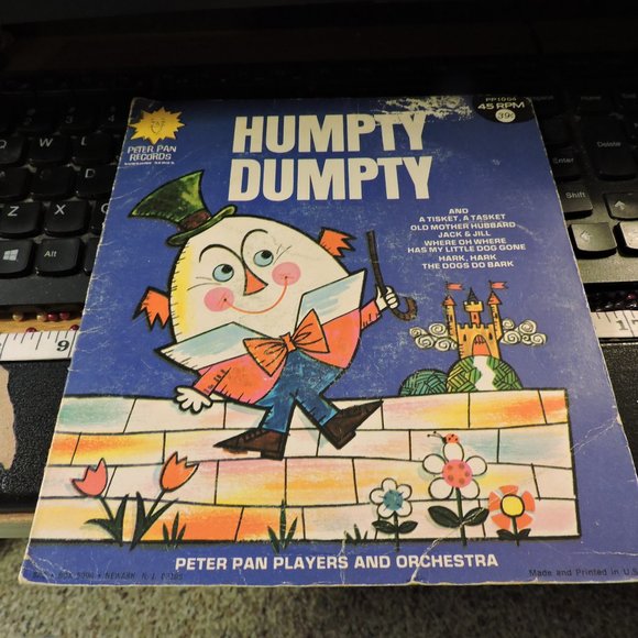 HUMPTY DUMPTY - PETER PAN RECORDS  45 rpm Children's songs BONUS DISCOUNT W/ 4 - Picture 1 of 10
